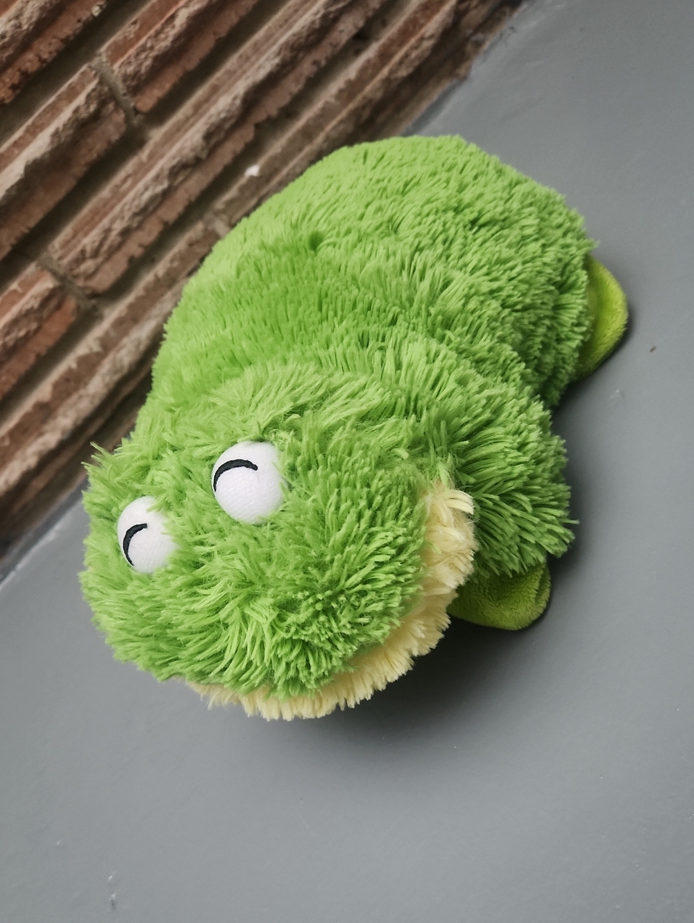 Pillow Pets 2010 Friendly Frog Plush Toy Folding Pillow Vintage Y2K Collectible